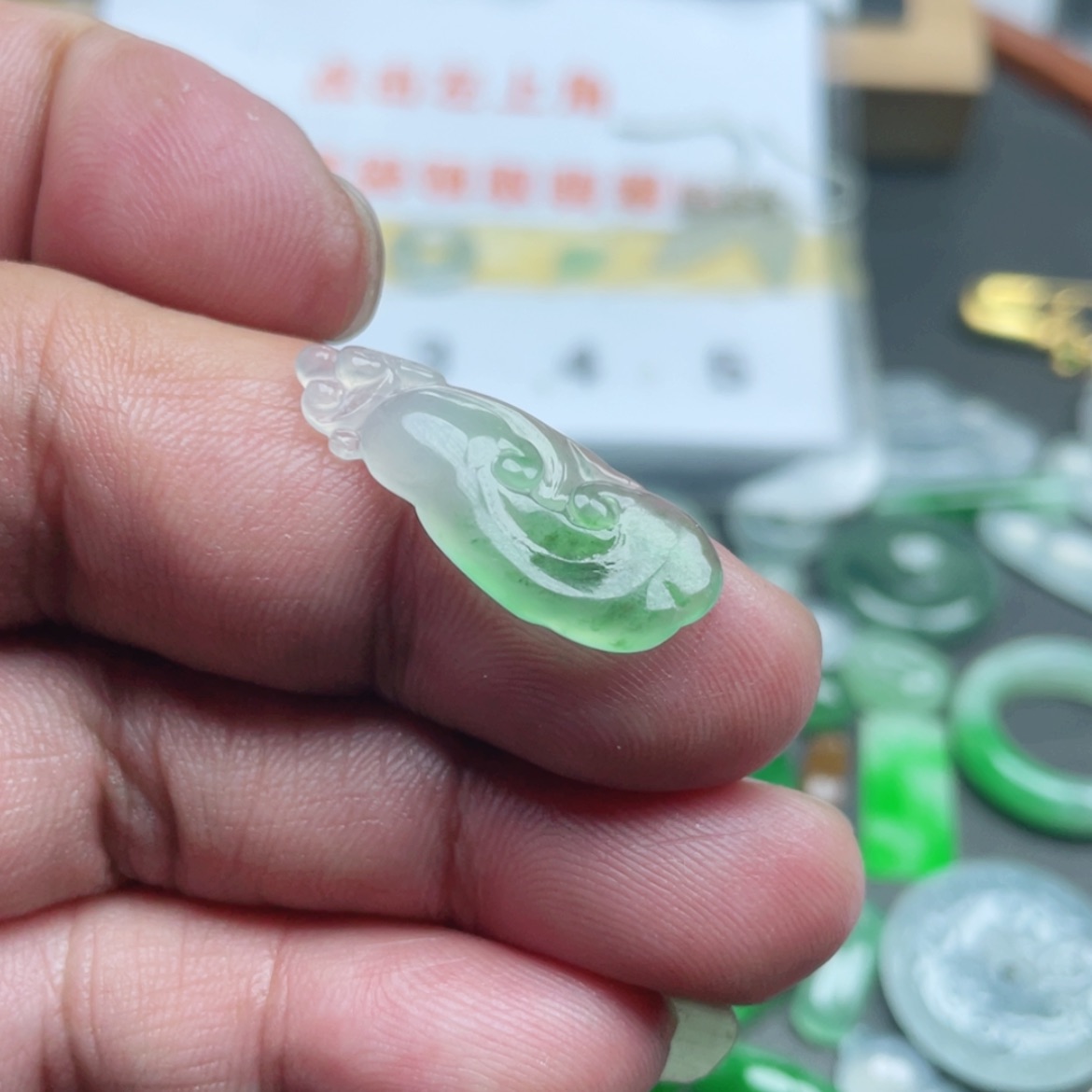 【闪购商品】翡翠颈饰未镶嵌翡翠