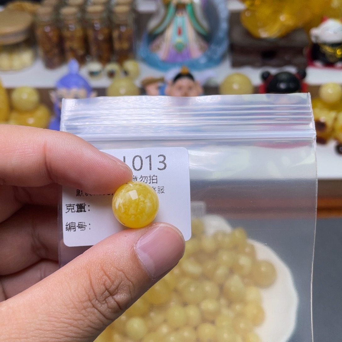 琥珀珠宝奇石未镶嵌