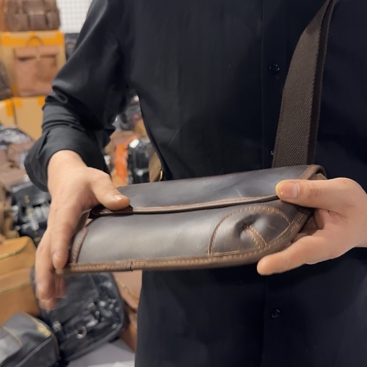 小牛皮（革）牛皮（革）头层牛皮099