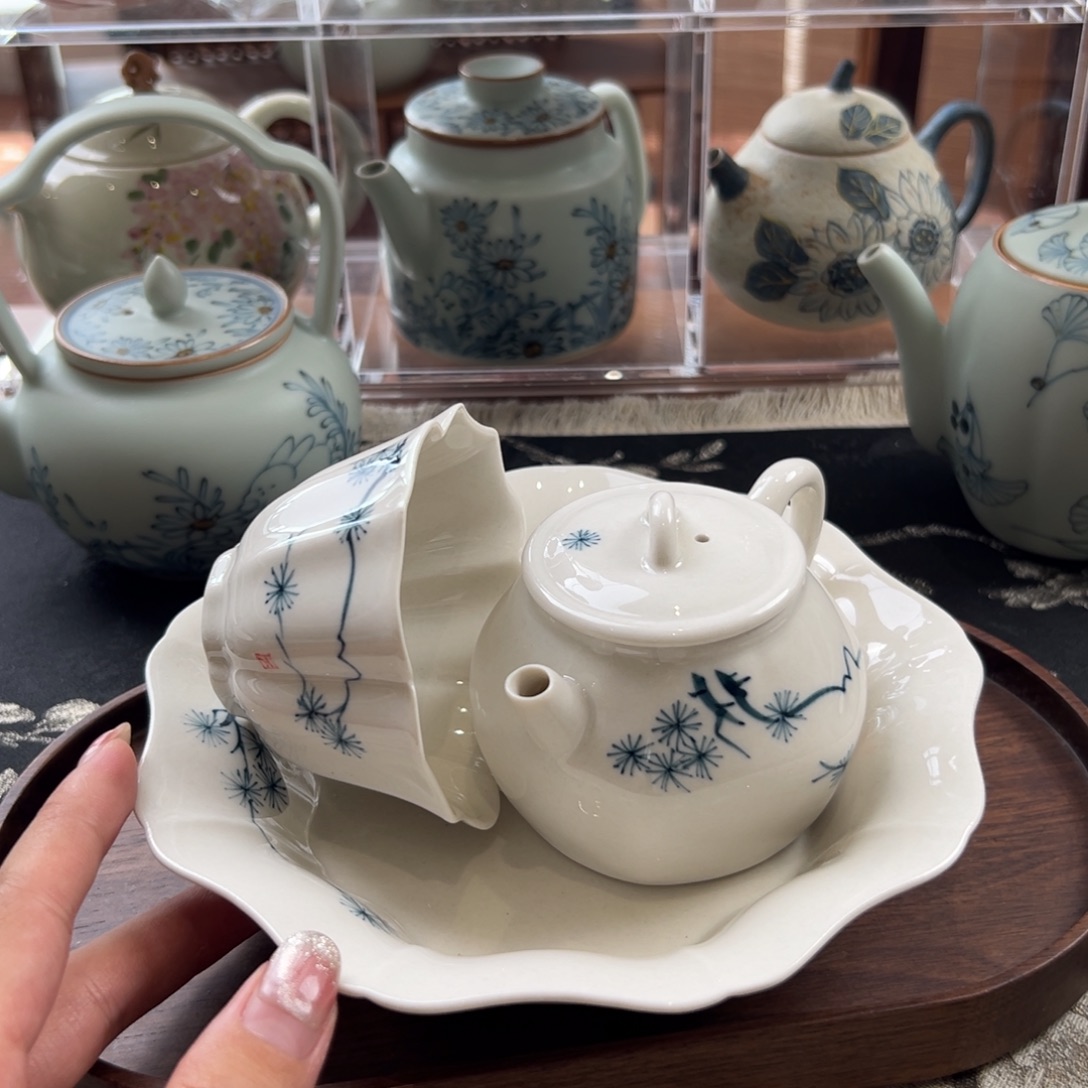 茶具等产品的生产和销售工作