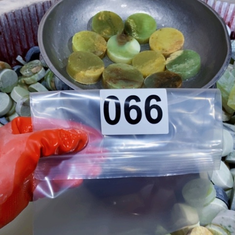 【闪购商品】蛇纹石玉珠宝半成品未镶嵌