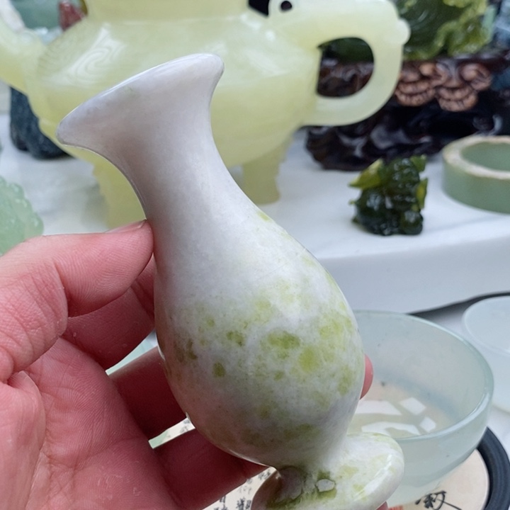 岫玉四大名玉手把件未镶嵌