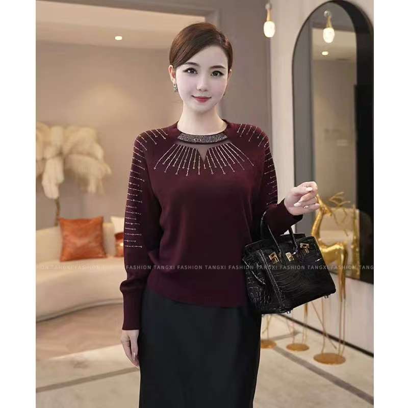 2025秋冬新款时尚烫钻圆领长袖针织衫洋气宽松显瘦打底毛衣上衣女