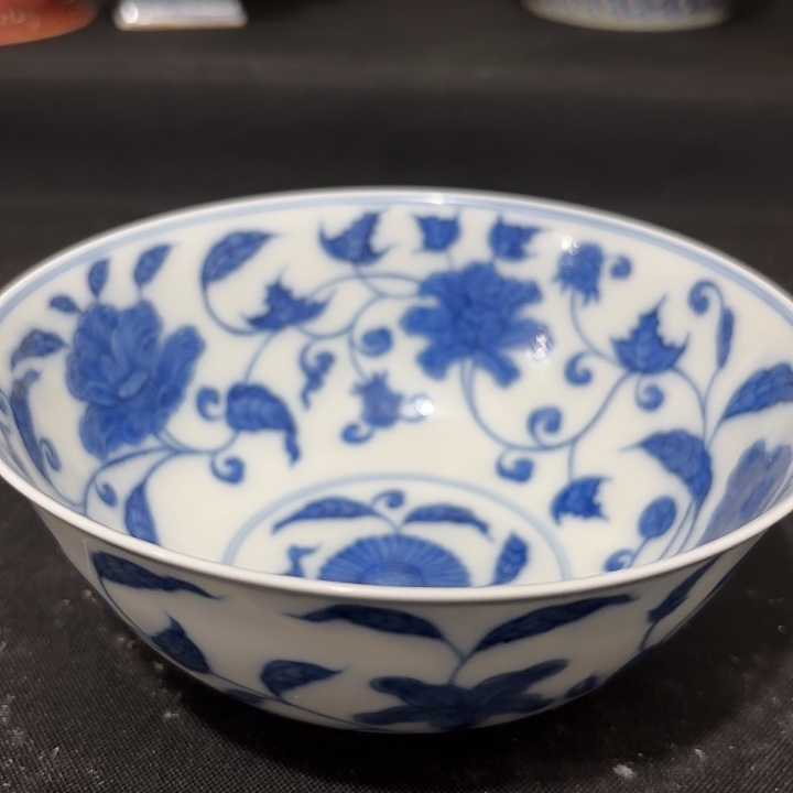 青花瓷器手工手绘