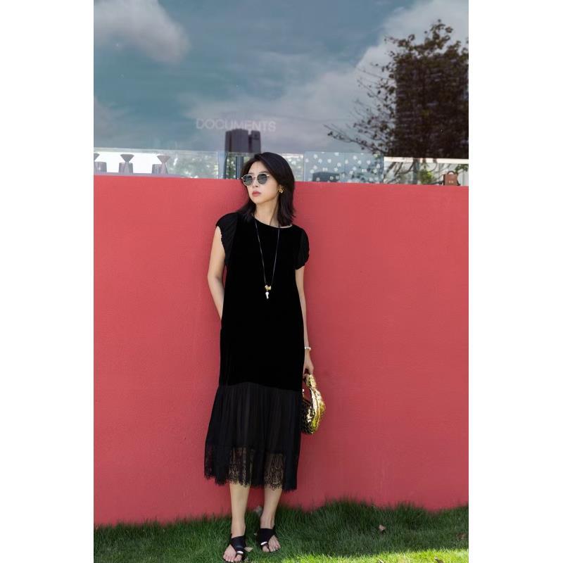 真丝丝绒拼接蕾丝连衣裙