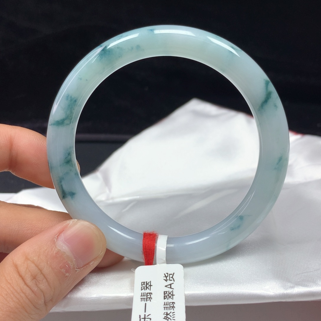 翡翠手镯（圆镯）未镶嵌57.2