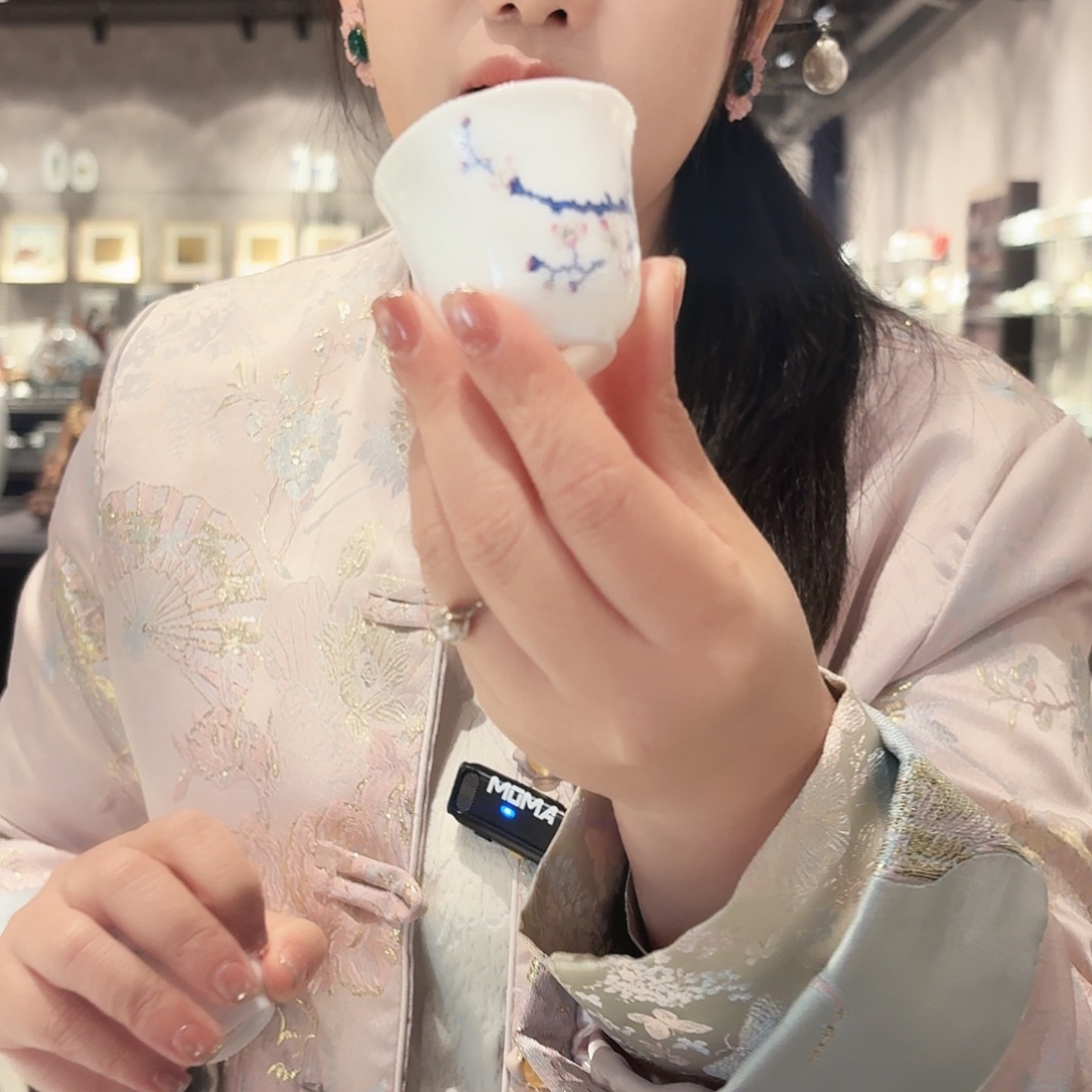 观宋高温玉泥梅花品茗杯