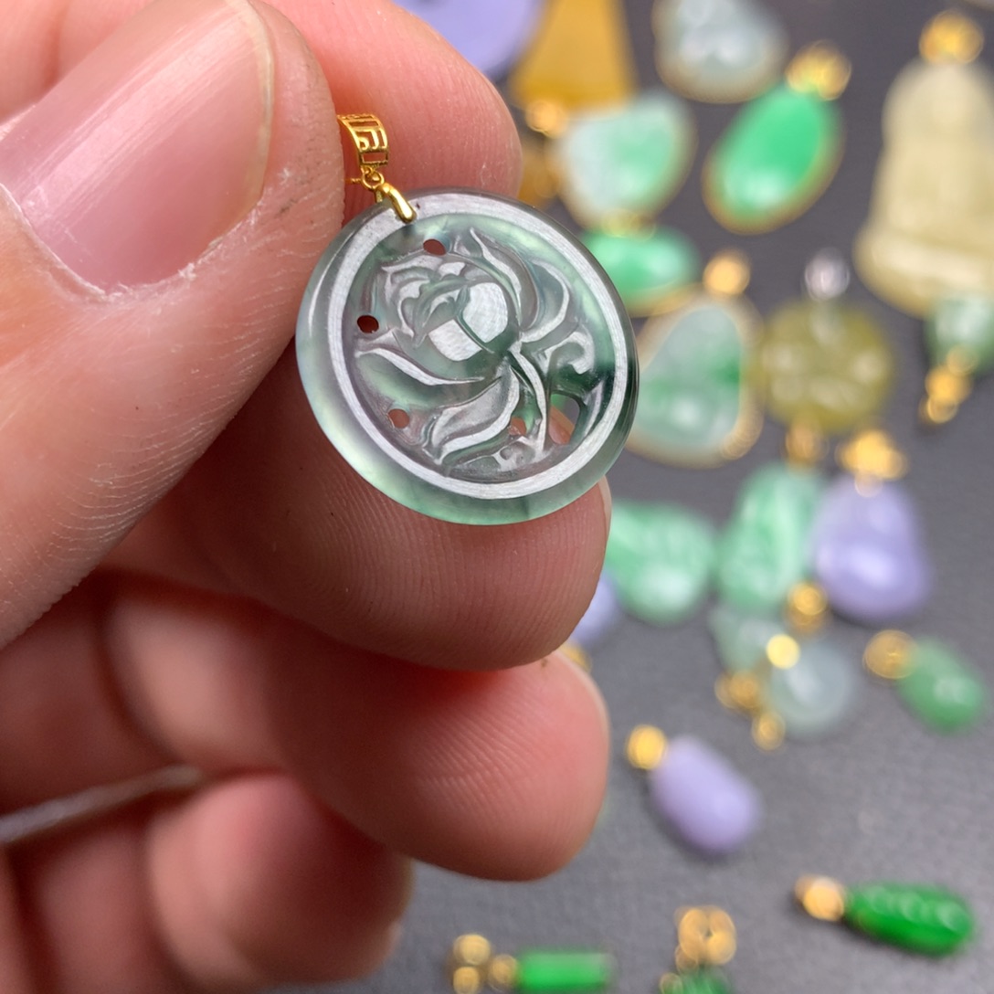 【闪购商品】颈饰18K金镶嵌翡翠翡翠