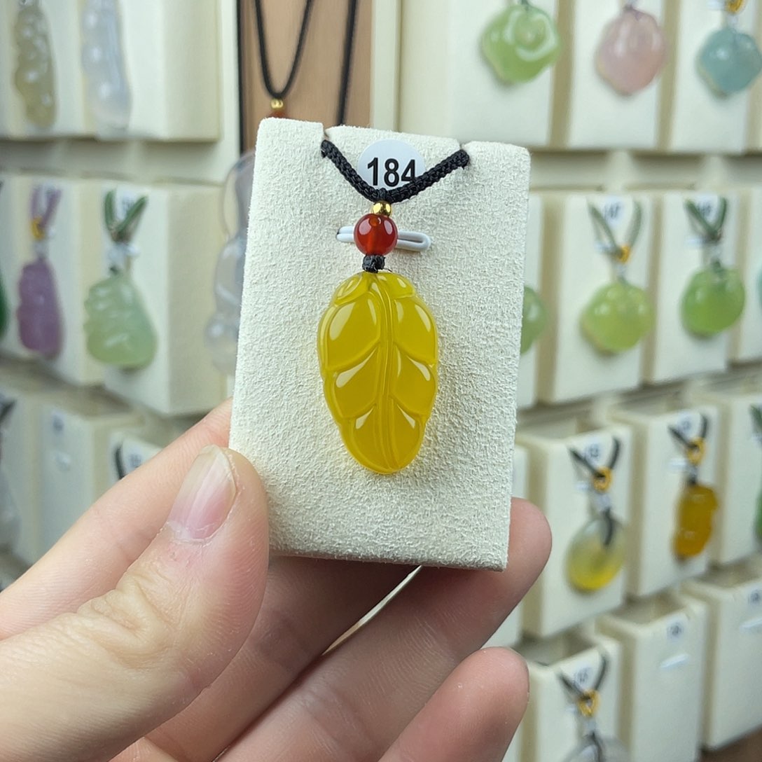 玛瑙/玉髓颈饰未镶嵌徐**生