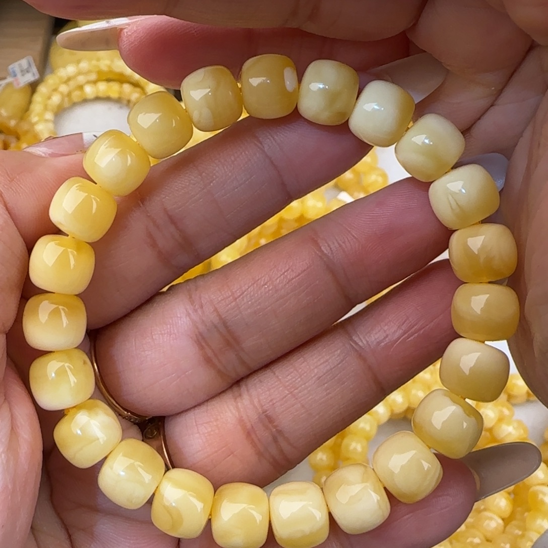 蜜蜡未镶嵌手链浓白花老型手串