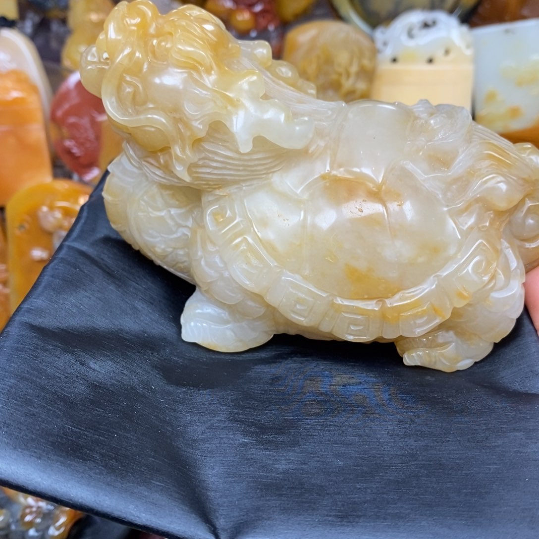 石英质玉（黄龙玉）颈饰未镶嵌