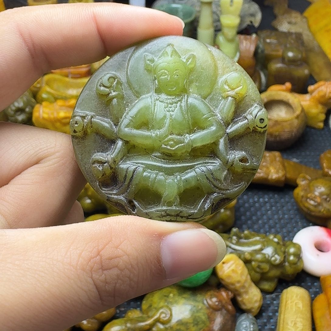 白玉菩提吊坠。。。