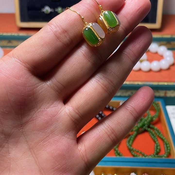 嗨***好和田玉（碧玉）未镶嵌毛衣链