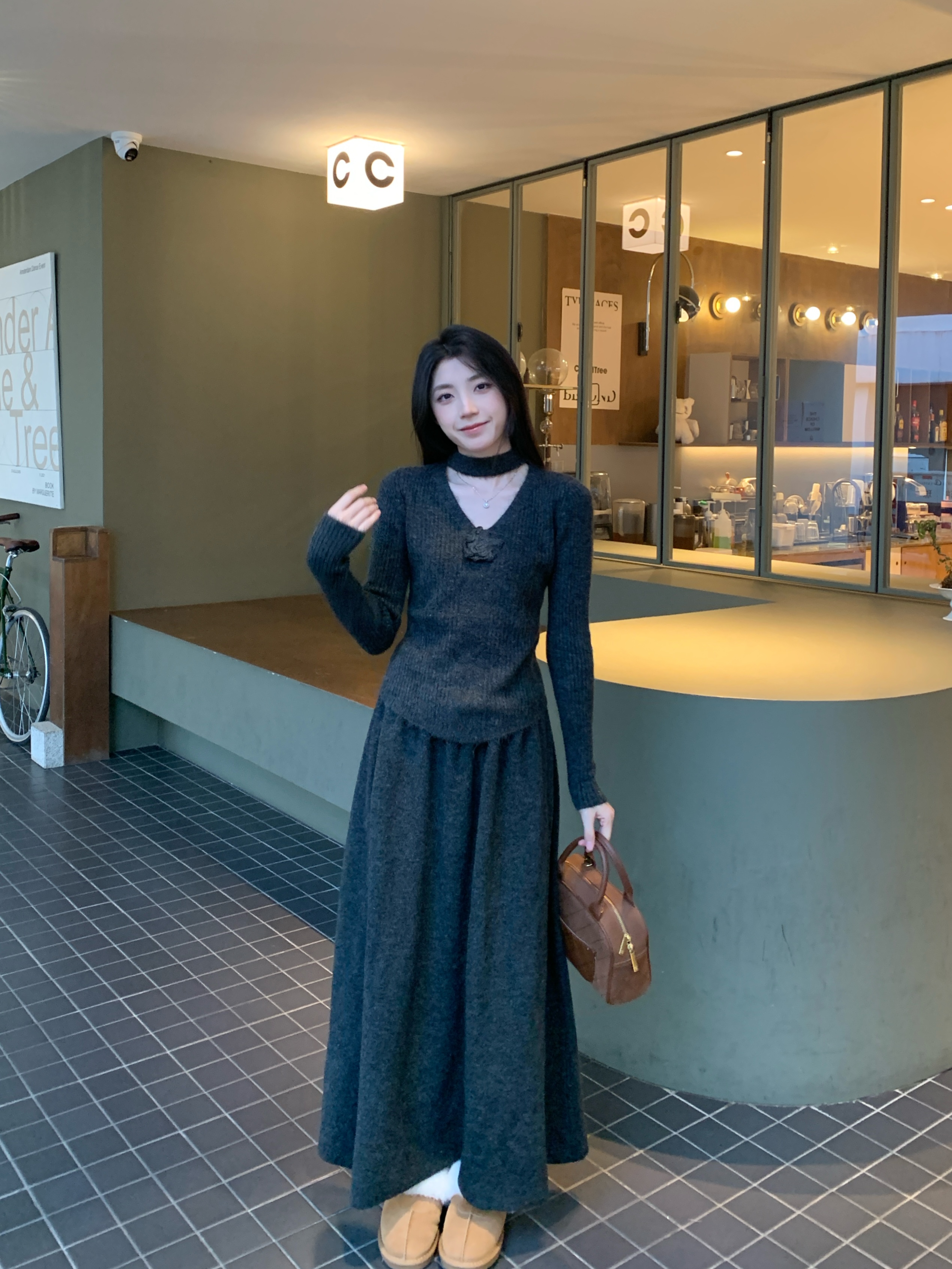 【运补6-8】9020纯欲小众设计玫瑰花v领针织衫两件套女2024秋冬