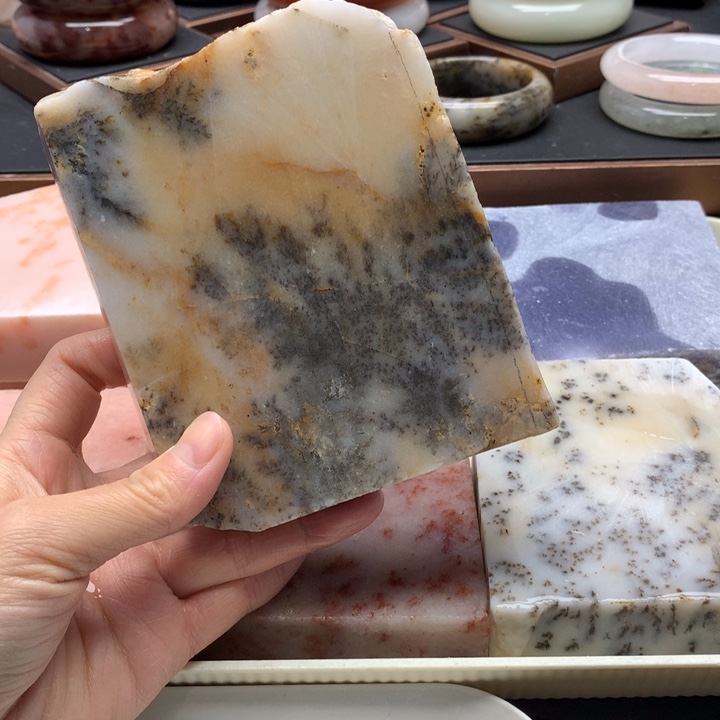 石英岩玉未镶嵌手镯