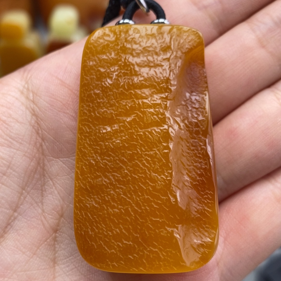 琥珀吊坠(赠链)未镶嵌