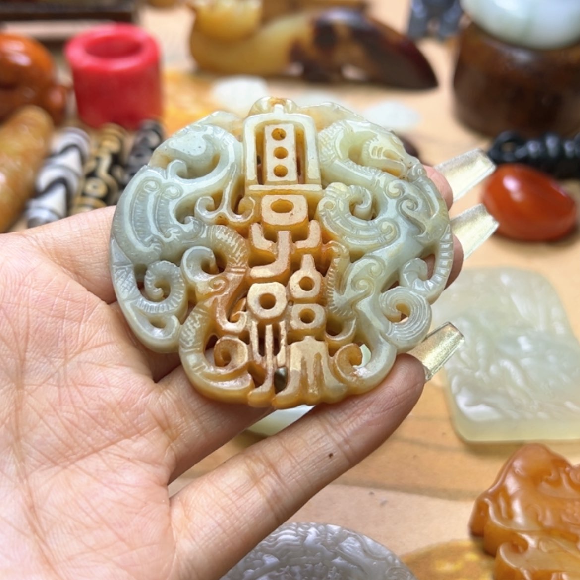 【闪购商品】蛇纹石玉颈饰未镶嵌