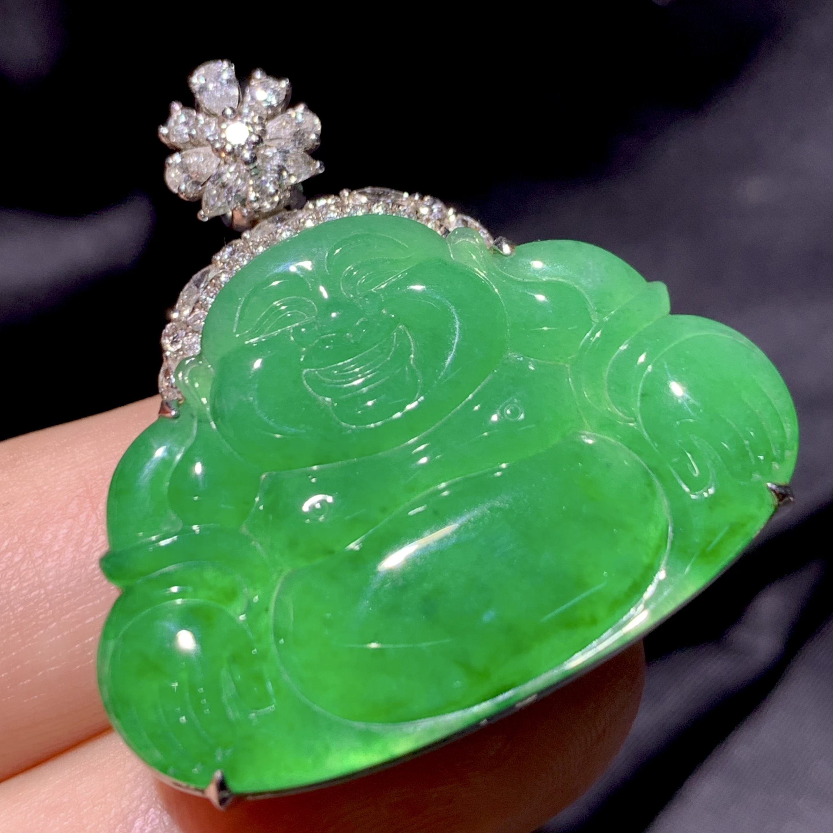 18k金镶嵌冰种阳绿佛公吊坠