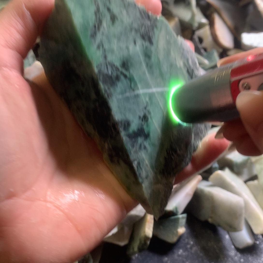 翡翠颈饰未镶嵌缅甸翡翠