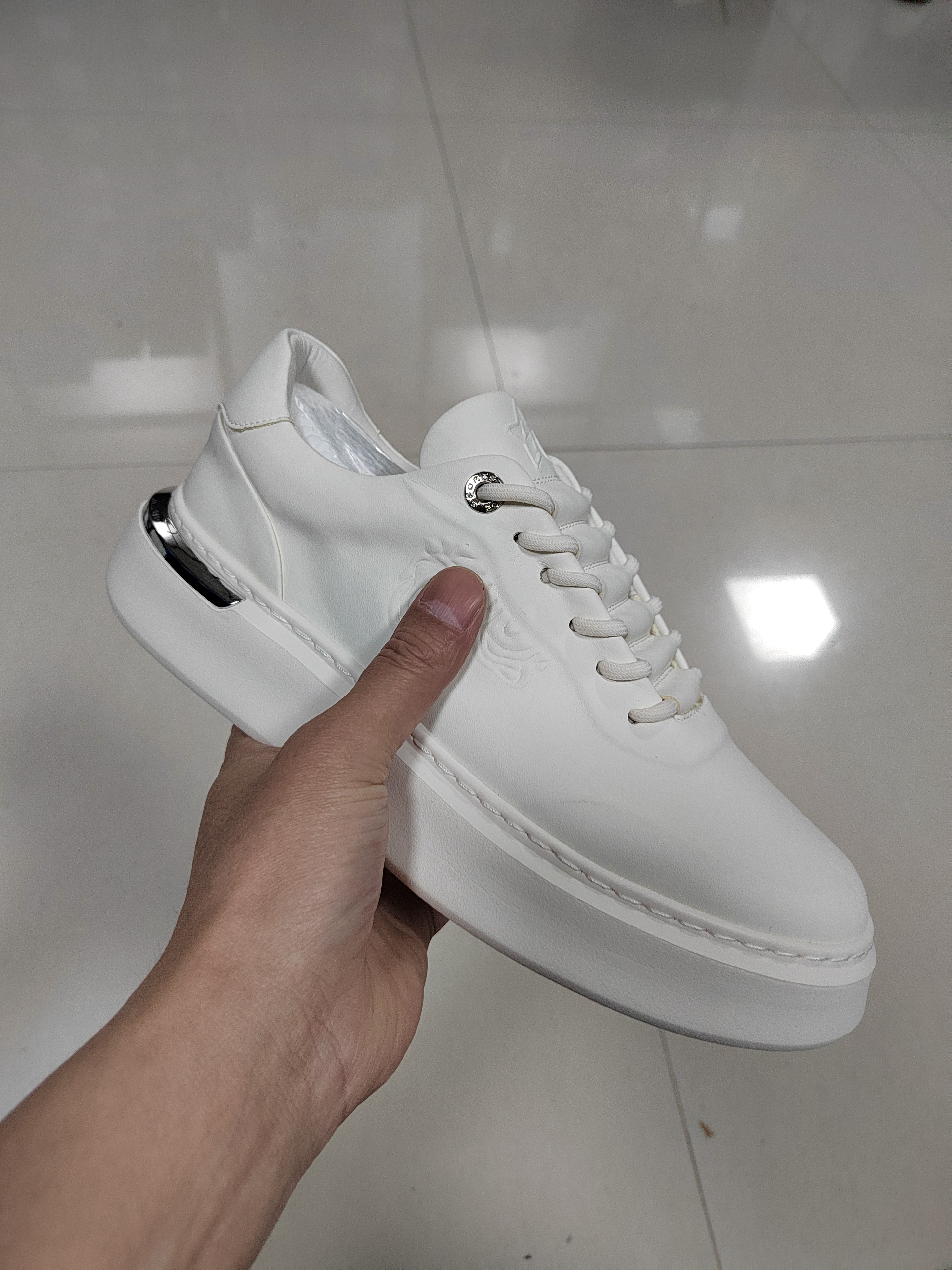 （微瑕，介意勿拍）8639男士轻奢休闲时尚百搭舒适潮鞋