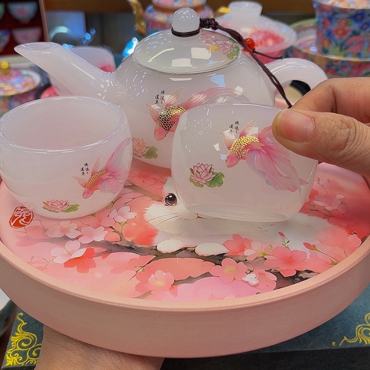 段泥茶杯吧发布会的人都是