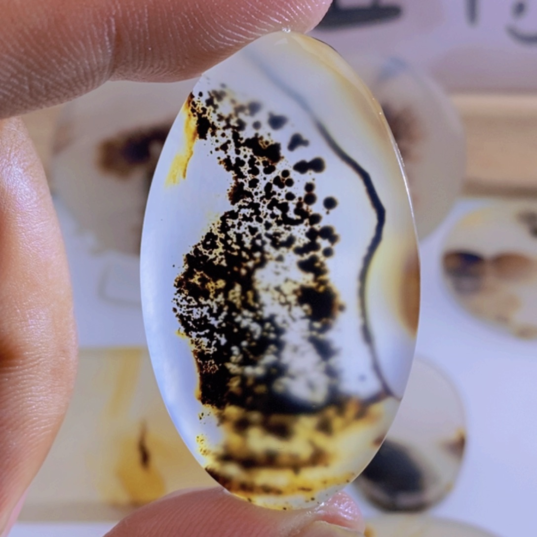 玛瑙/玉髓颈饰未镶嵌