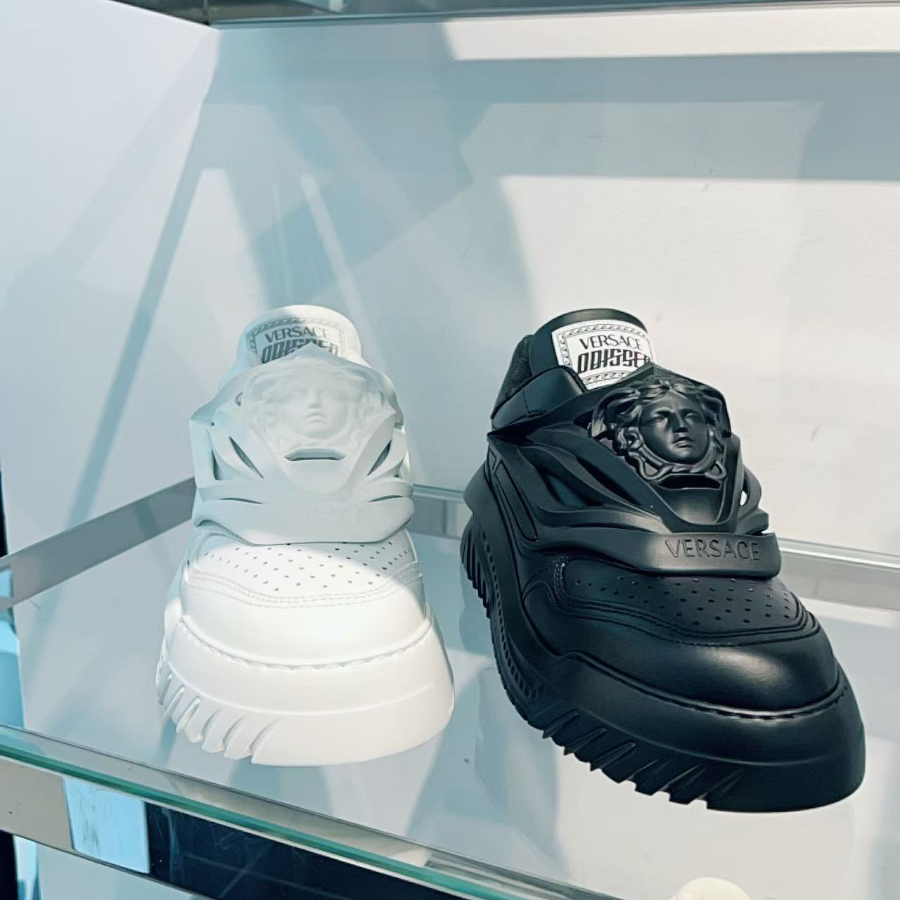 未使用 VERSACE/范思哲 男鞋美杜莎飞船鞋休闲运动鞋多色