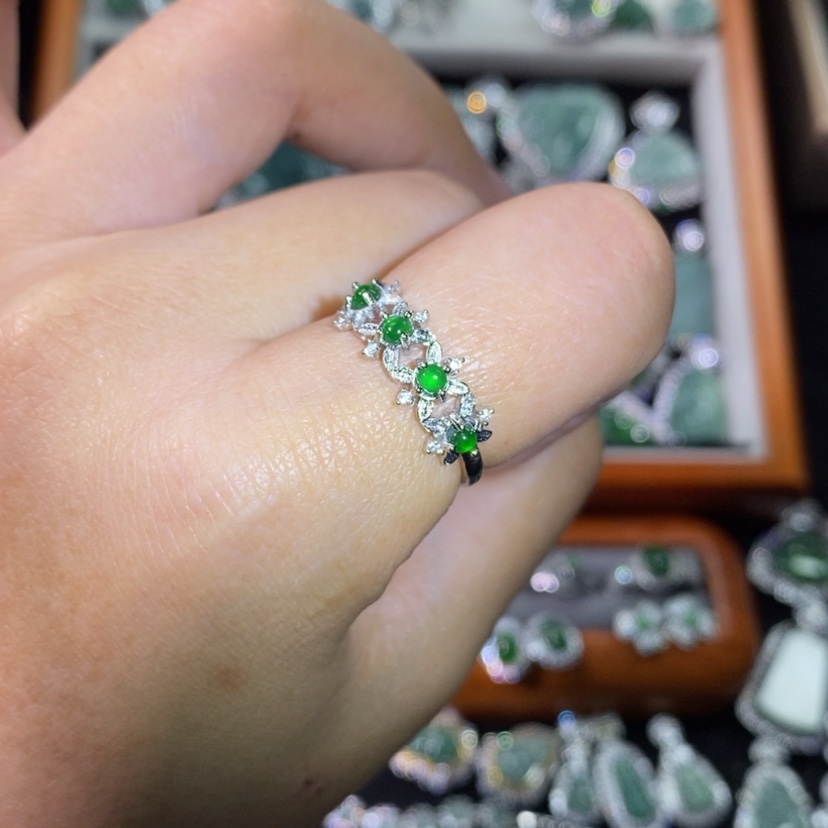 【闪购商品】翡翠颈饰未镶嵌天然