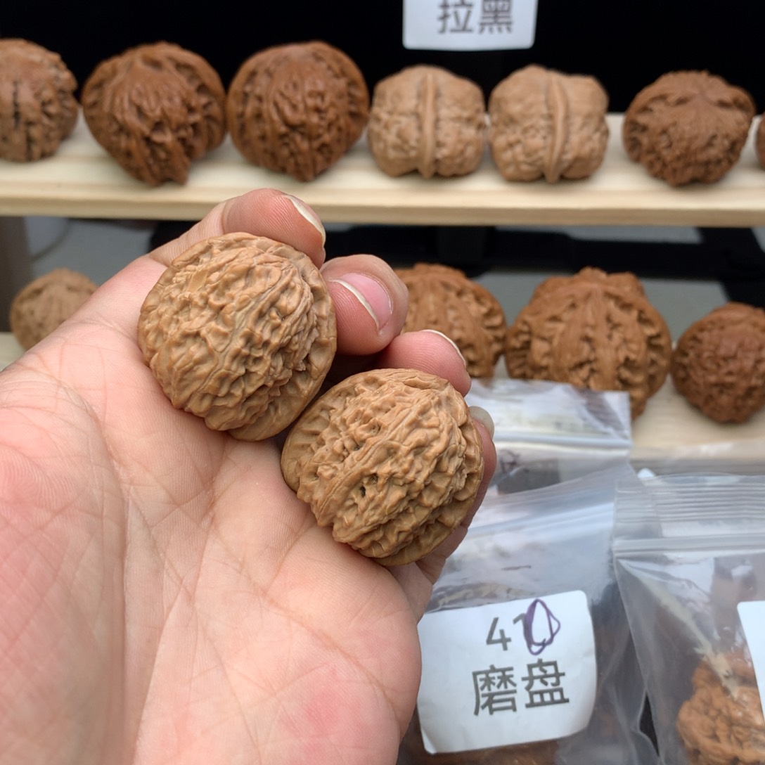 文玩核桃把件33尺全品无修白狮子