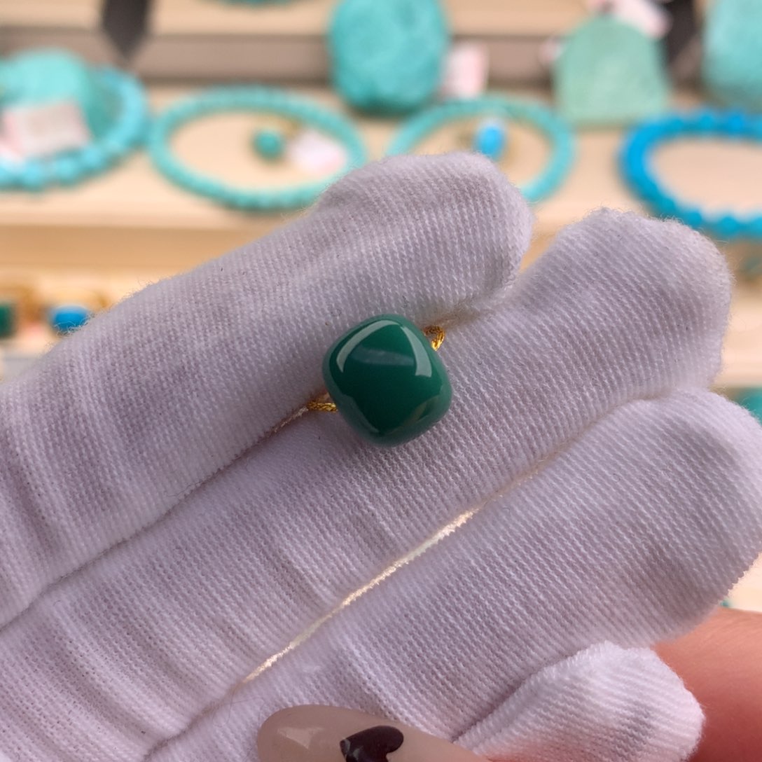 绿松石珠宝奇石未镶嵌9.8*8.6mm