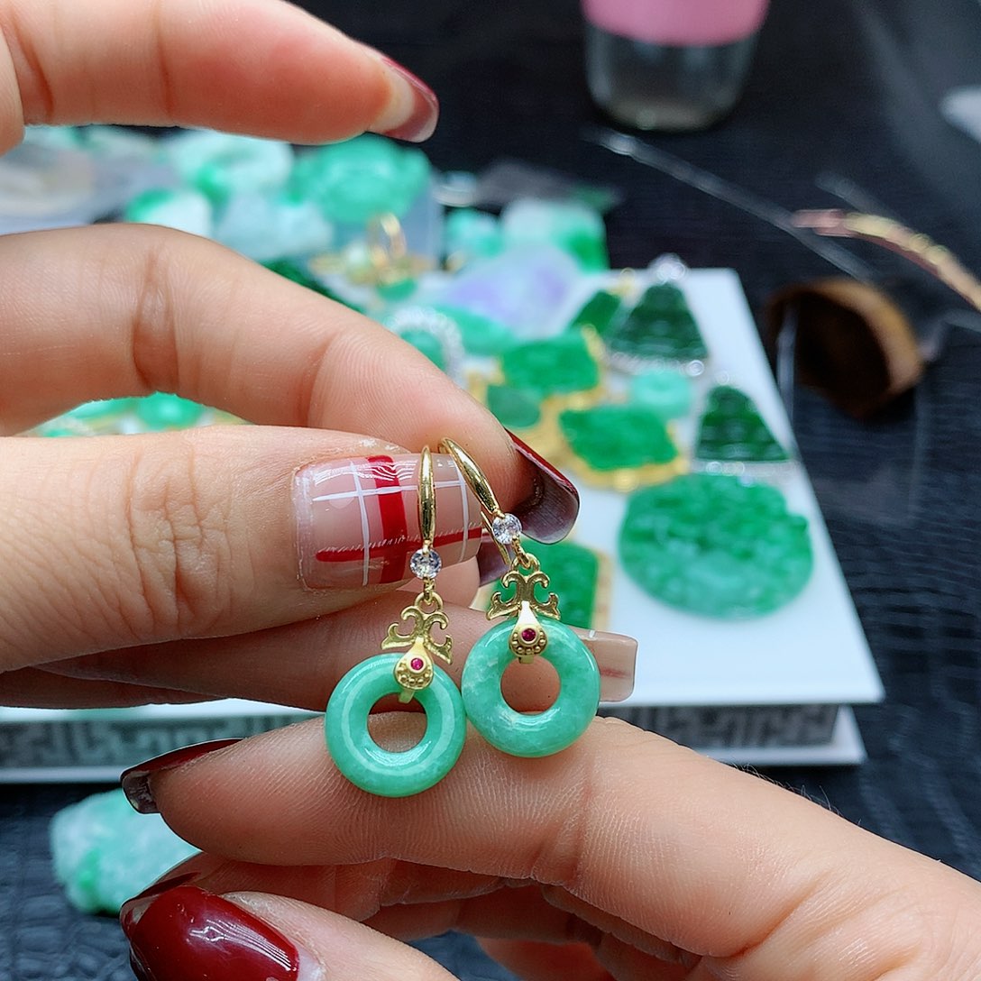 【闪购商品】翡翠耳饰未镶嵌，