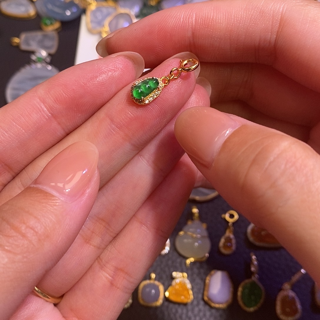 翡翠银S925镶嵌颈饰天然翡翠