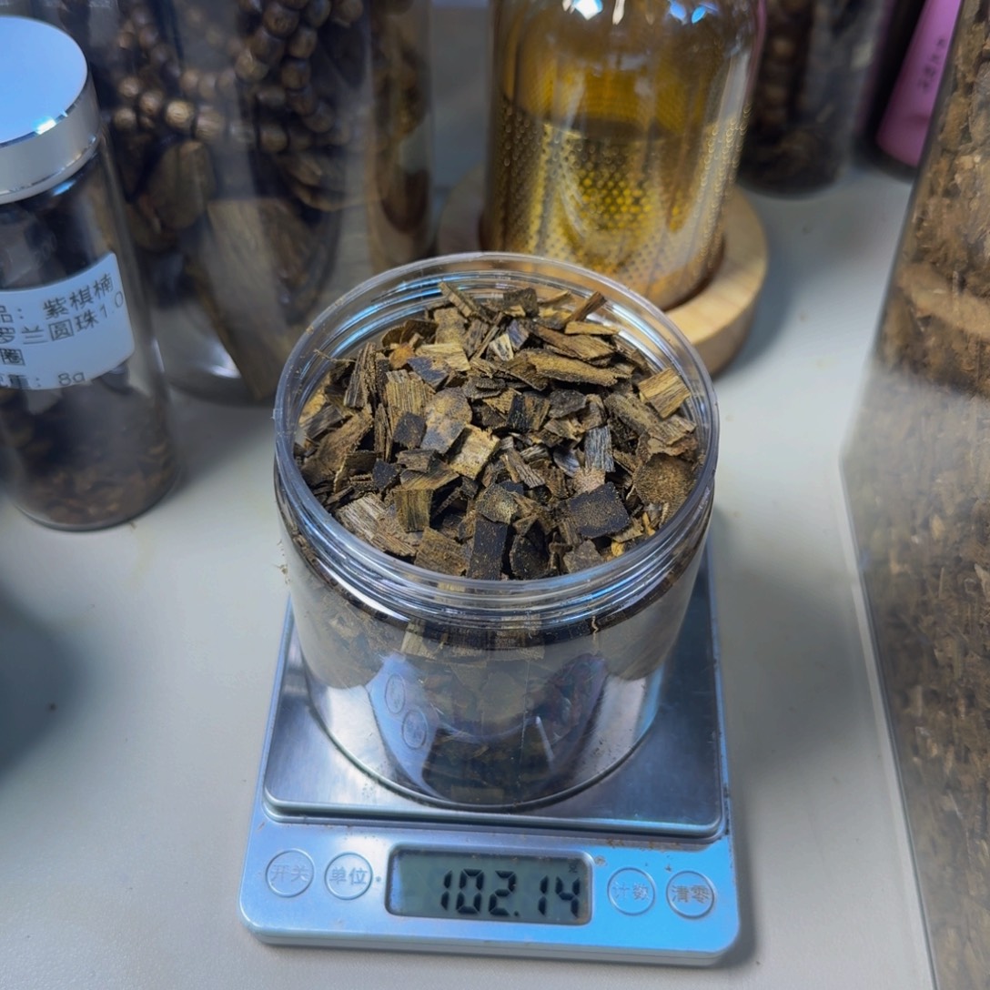 沉香碎屑沉香绿奇楠蓝宝石碎片100g