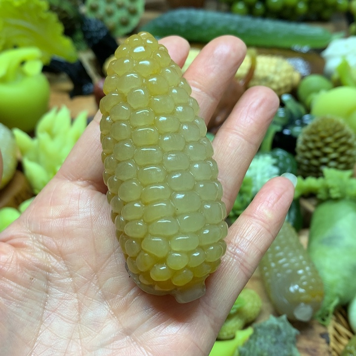 石英质玉（金丝玉）手把未镶嵌秦***哥