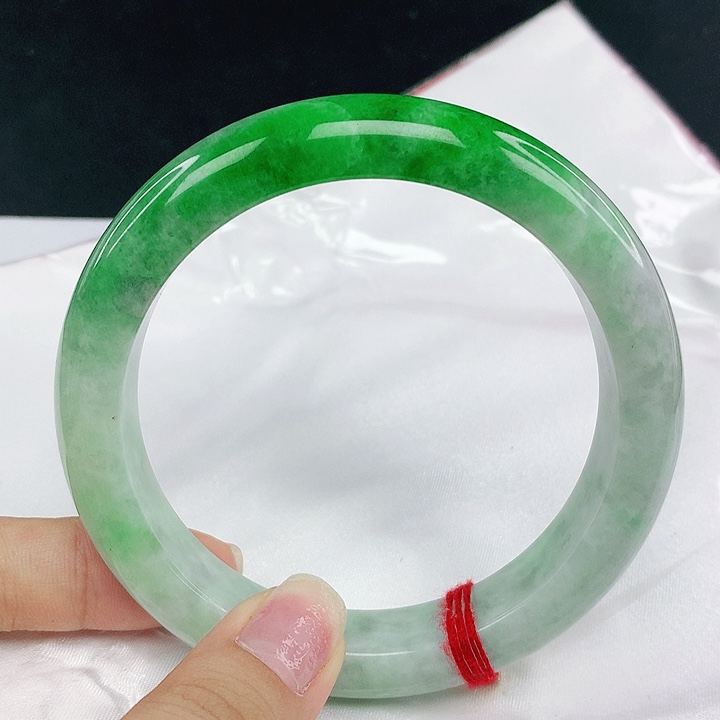 翡翠手镯未镶嵌圈62.6，0B04