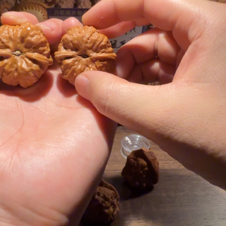 及***️文玩核桃把件蛤蟆的眼睛是真的好看啊我的