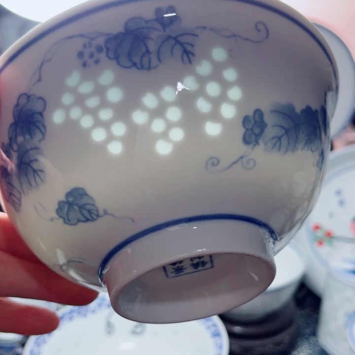 青花玲珑6寸面碗葡萄