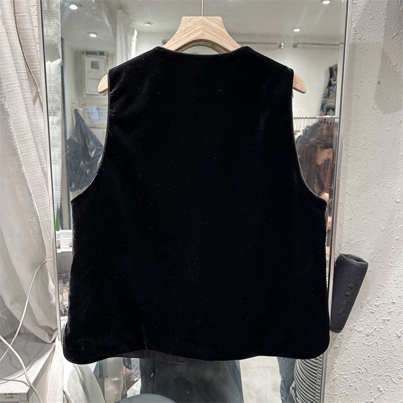 金丝绒国风时尚马甲女上衣2024秋季新款高级蝴蝶中式刺绣短款坎肩