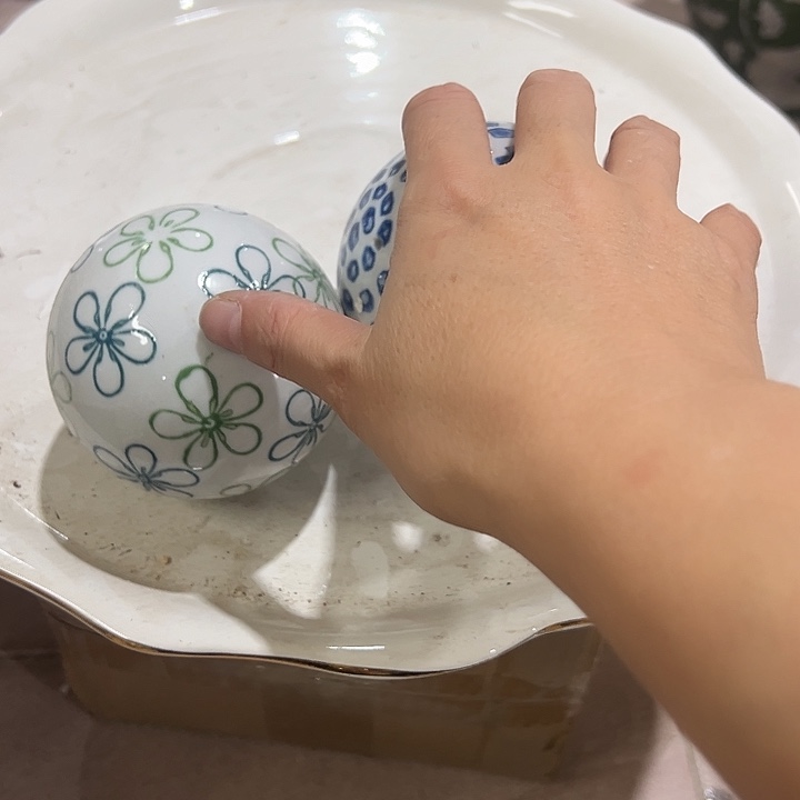 瓷片不挑花。。。。。。。。。。。。。。。