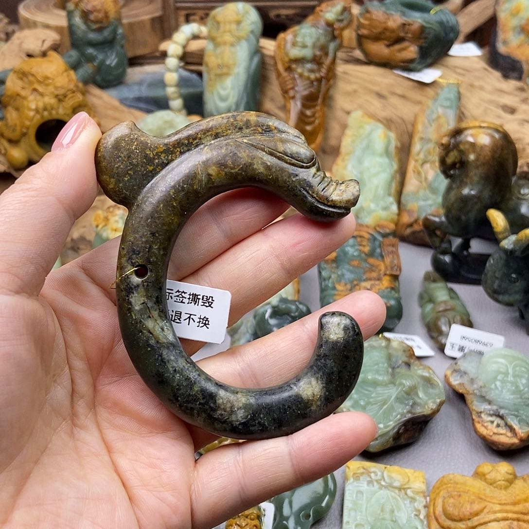 岫岩河磨玉（透闪石质玉）手把未镶嵌