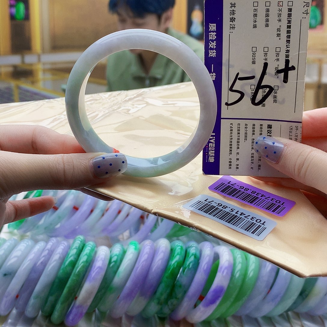 翡翠未镶嵌手镯jji