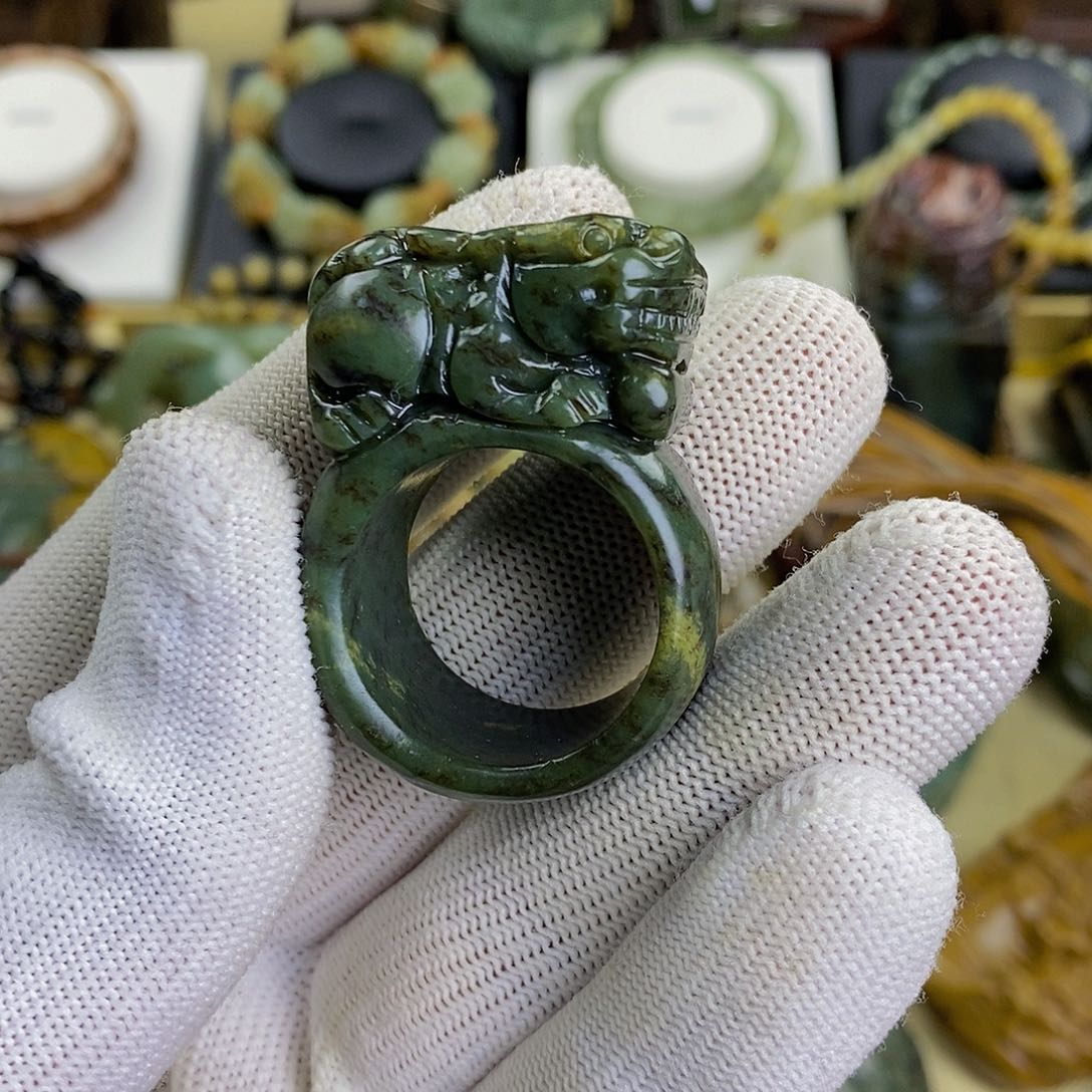 和田玉戒指未镶嵌