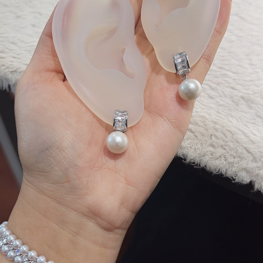 淡水珍珠银S925镶嵌耳饰