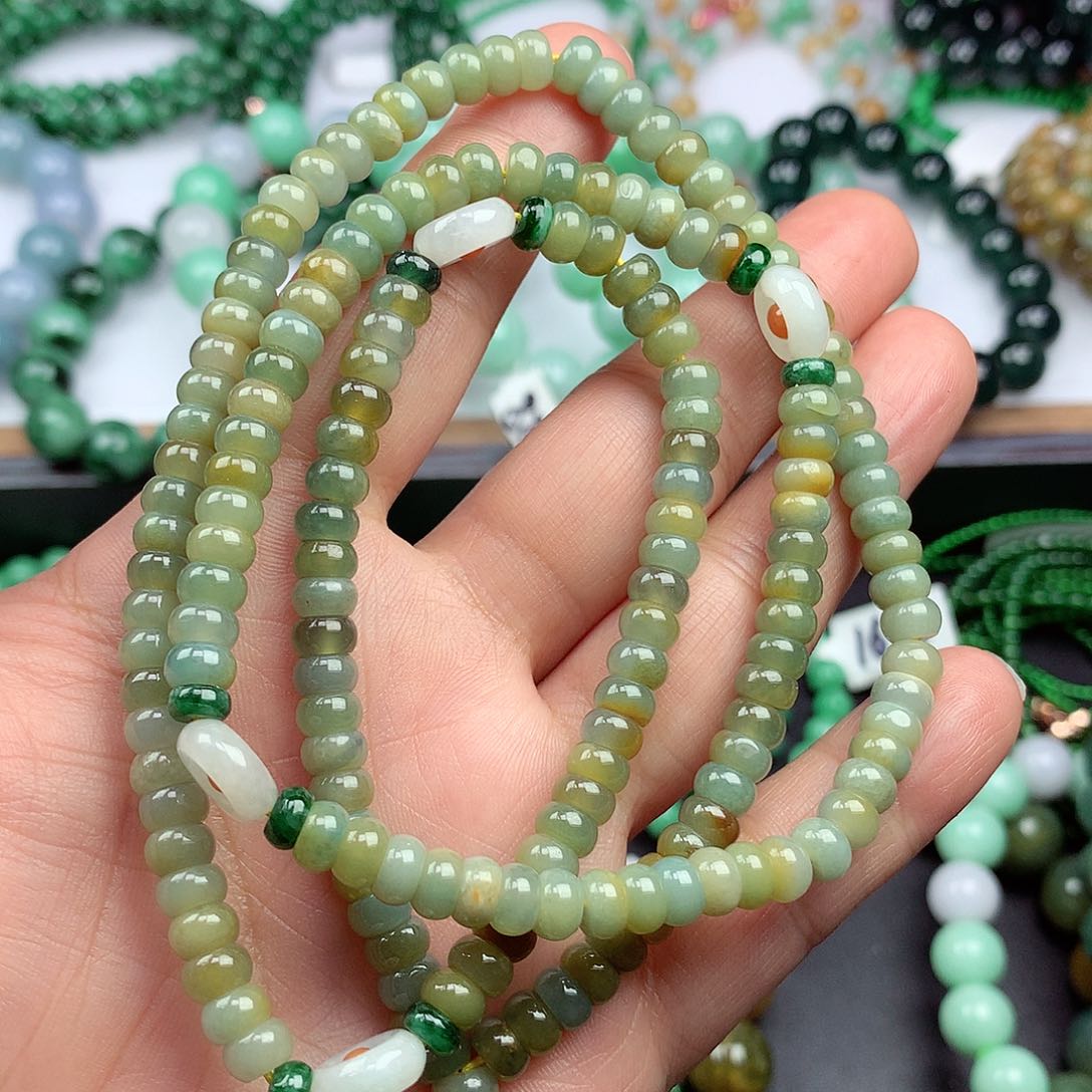 翡翠颈饰未镶嵌项链