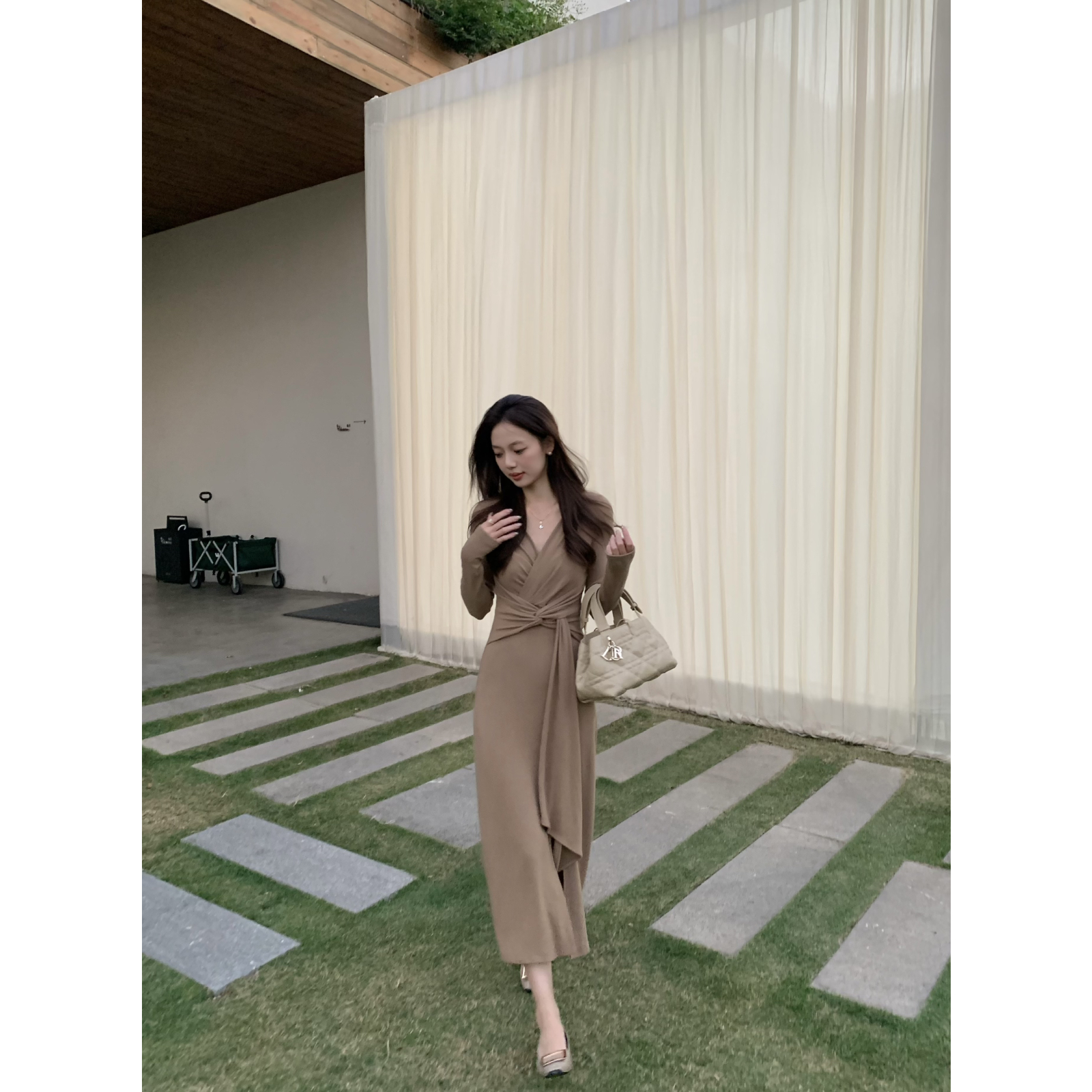 【OYANXI!清清！】【奢享柔软】秋冬季v领绑带长袖收腰裙227L1074