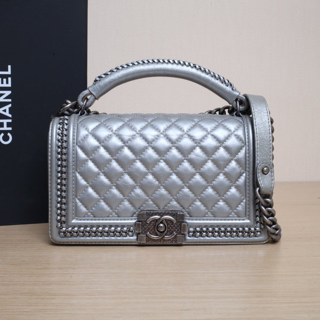 95新 Chanel/香奈儿 【娇】Leboy 配手柄 中号 25cm 银色包 195167