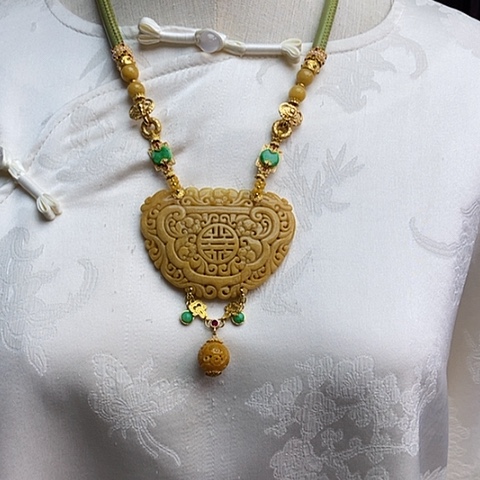 翡翠颈饰未镶嵌天然