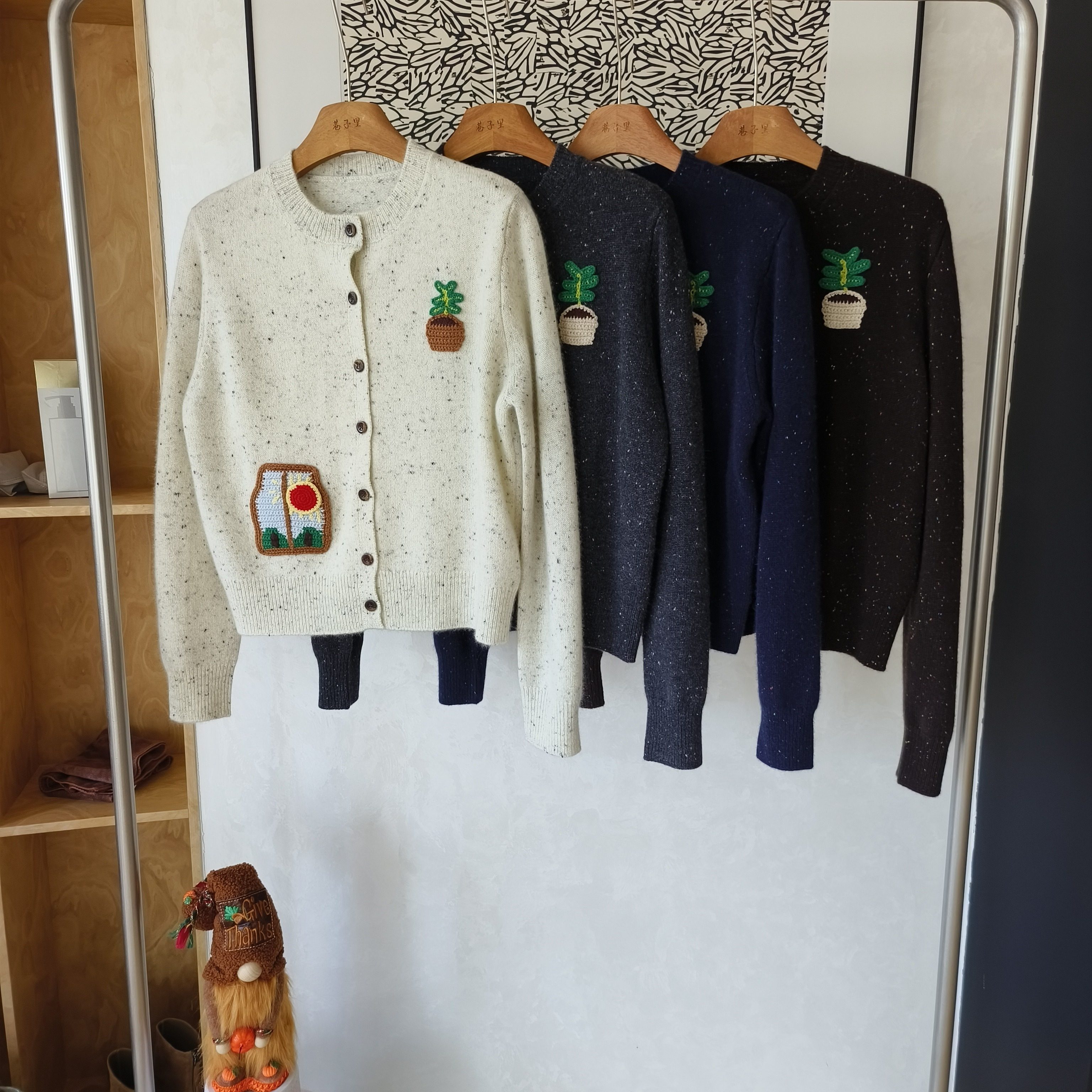 69421时尚圆领盆栽刺绣点子纱减龄软糯山羊绒针织开衫