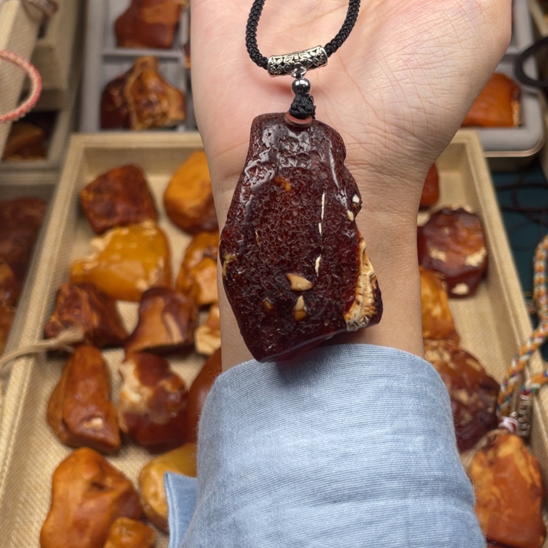 琥珀未镶嵌珠宝奇石