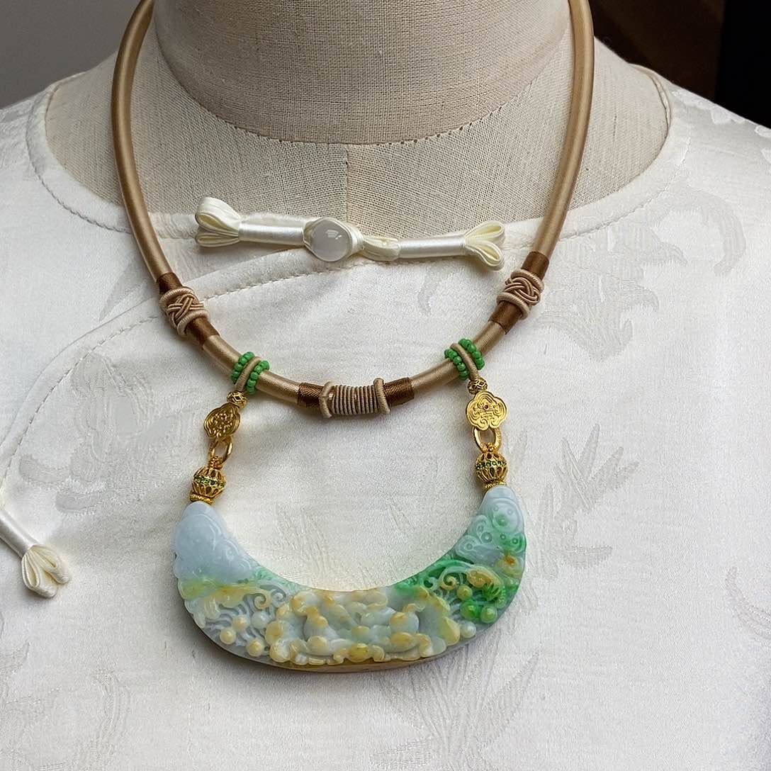 翡翠颈饰未镶嵌天然